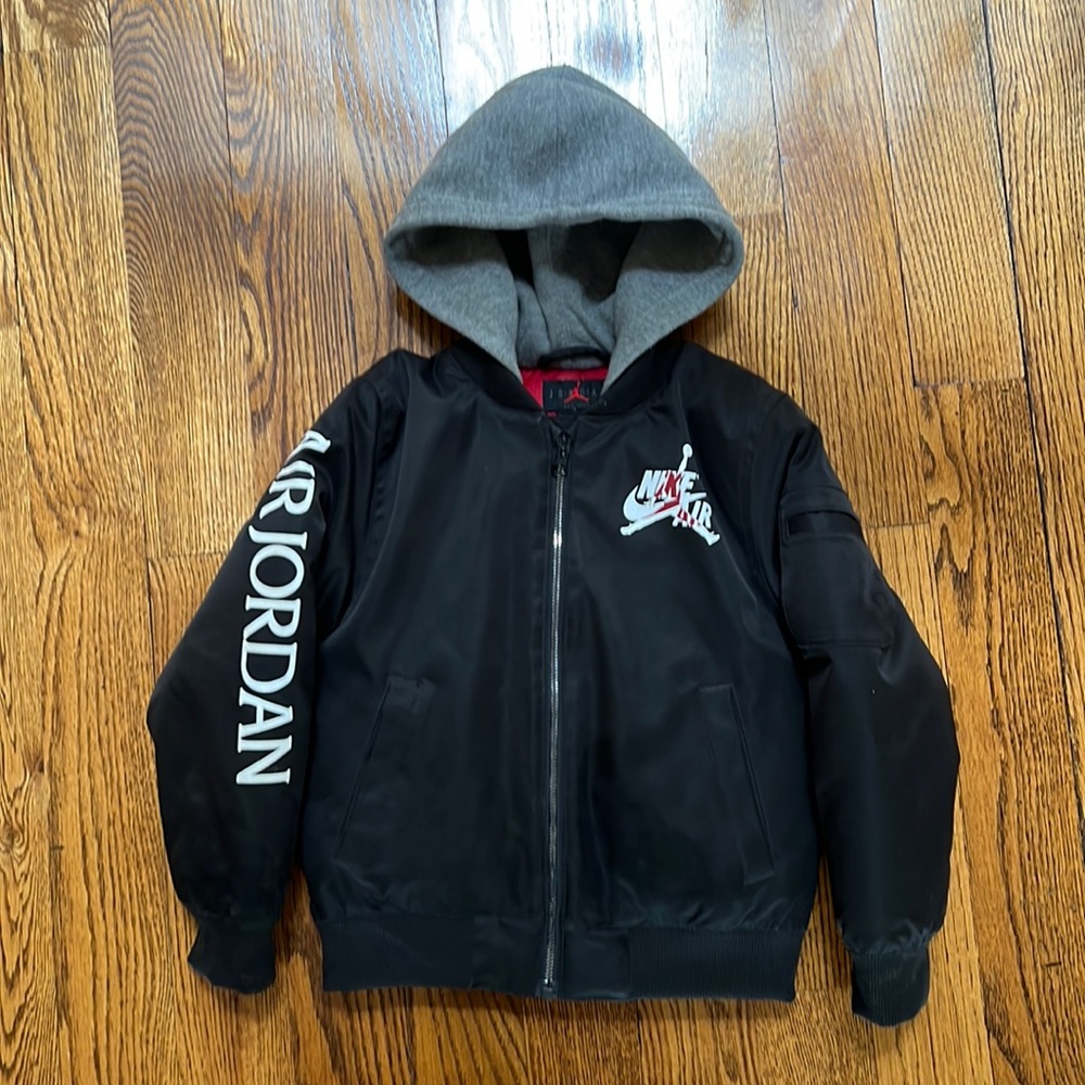 Jordan kid’s black and grey hoodie jacket sz L or 6-7 years